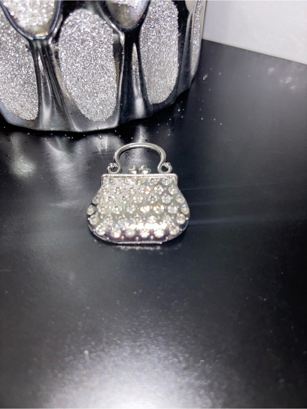 ✨Crystal Embellished Silver Collection Rhinestone Purse Charm / Brooch Pin ✨👛